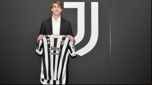 Vlahovic durante su presentación con la Juventus: @Juventus