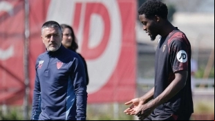 El Sevilla se plantea el despido de García Pimienta / ABC