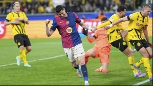 Gol de Lewandowski ante el Borussia Dortmund