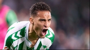 El Betis piensa en Chukwueze para olvidar a Antony / BBC